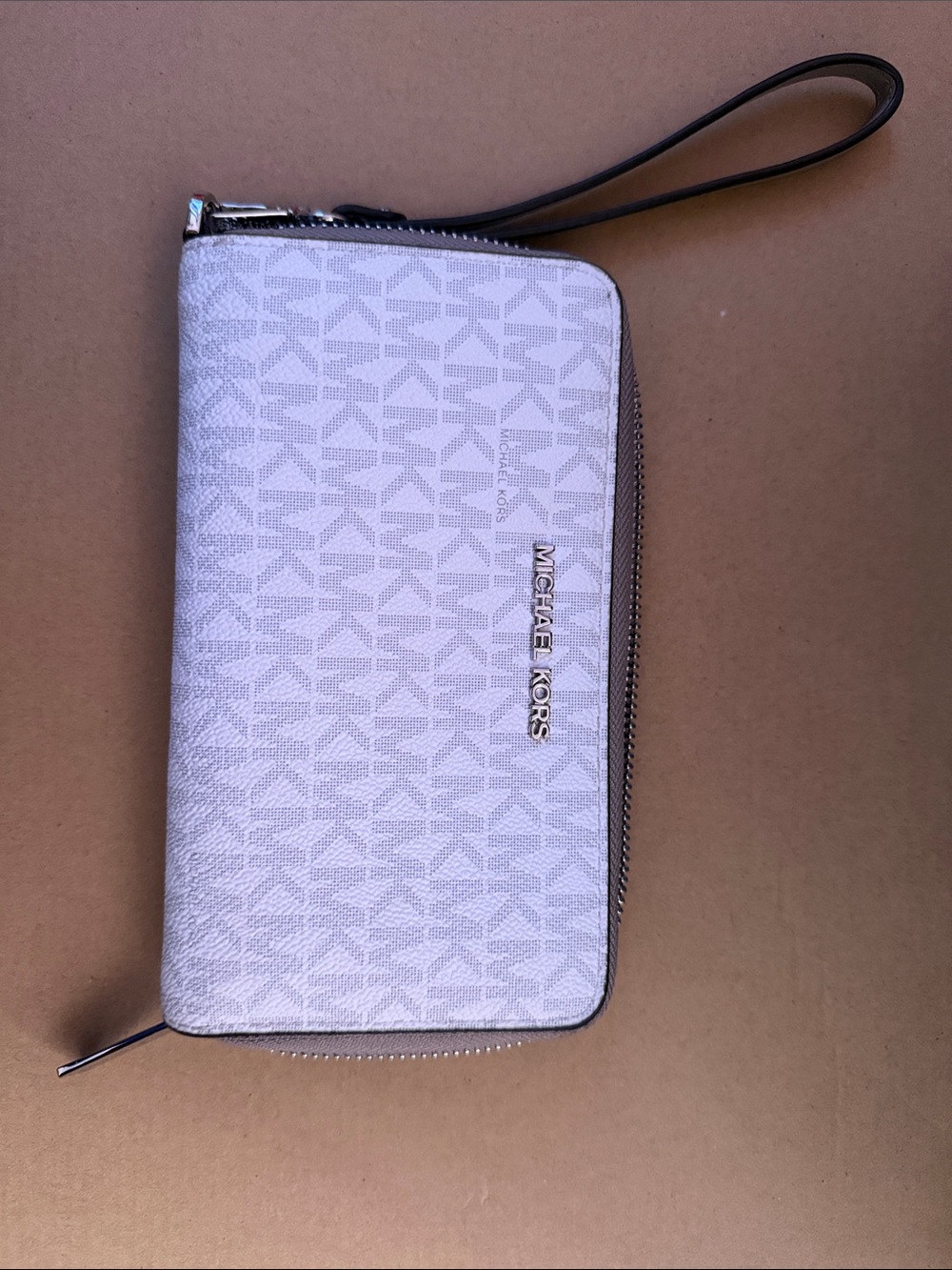 Michael Kors Light Pink/White Logo Zip Wristlet